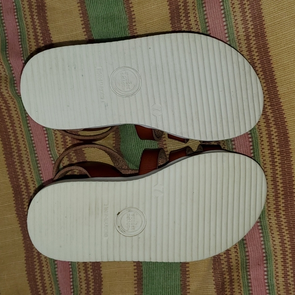 WONDER NATION Faux Leather Brown Ankle Sandals. Sz 7. EUC - Picture 4 of 12